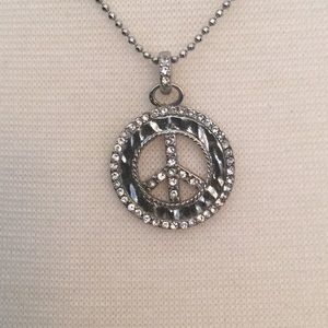 Lia Sophia Jewelry - LIA SOPHIA NECKLACE SILVER PEACE SIGN PEACESIGN Lia Sophia Jewelry - LIA SOPHIA NECKLACE SILVER PEACE SIGN PEACESIGN